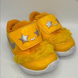 Nike Gofast Go Fast Yellow Toddler Shoes Size 4 with Star Accents Faux Fur